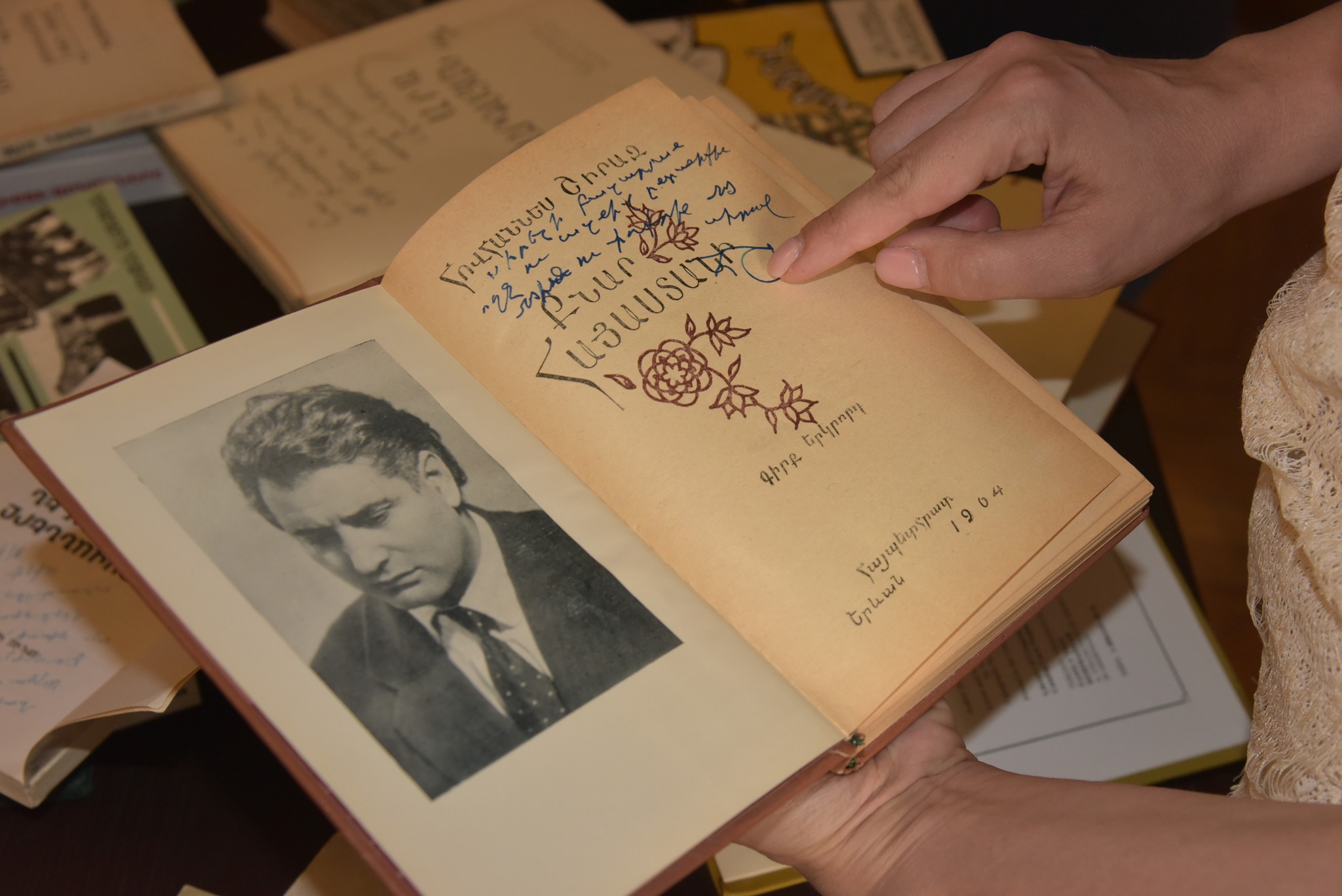 Valuable signed books were donated to the National Library of Armenia.