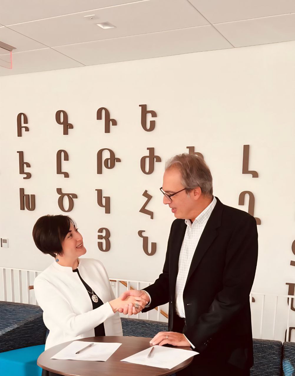 photo_5206388111477247633_y