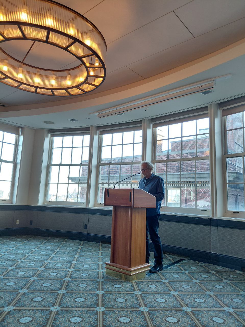 photo_5206388111477247652_y