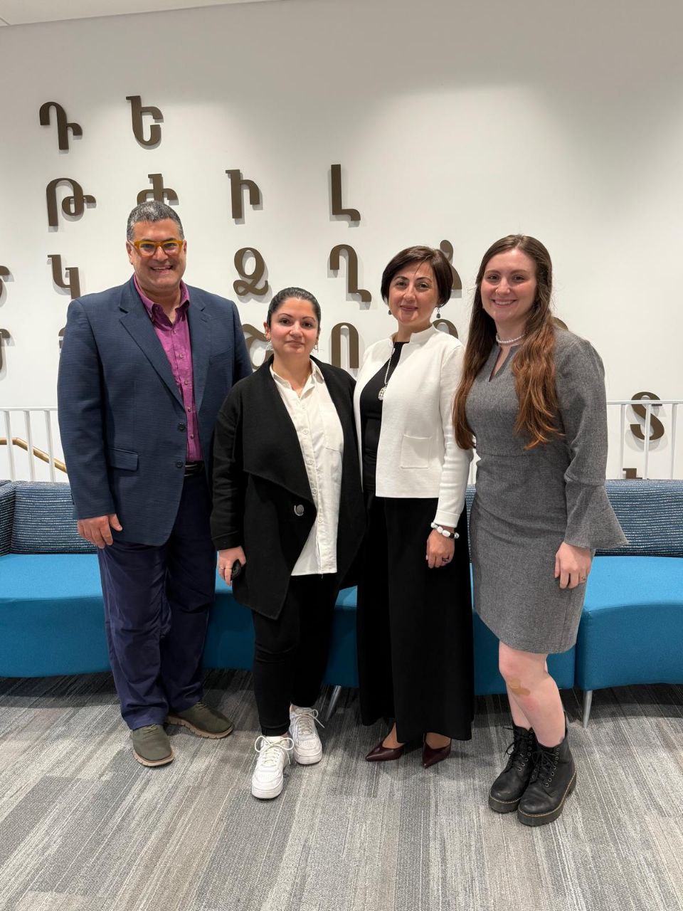 photo_5206388111477247654_y