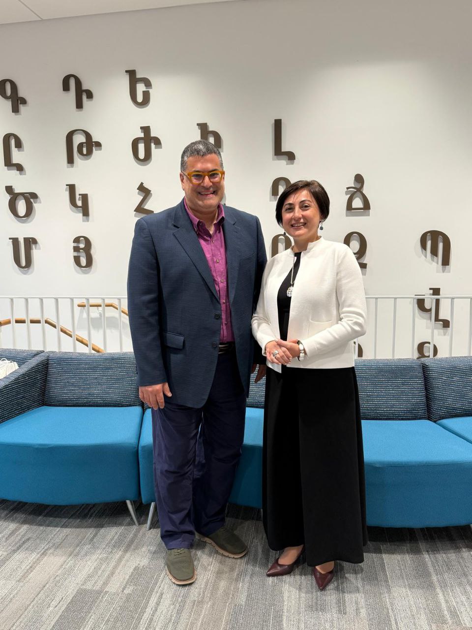 photo_5206388111477247655_y