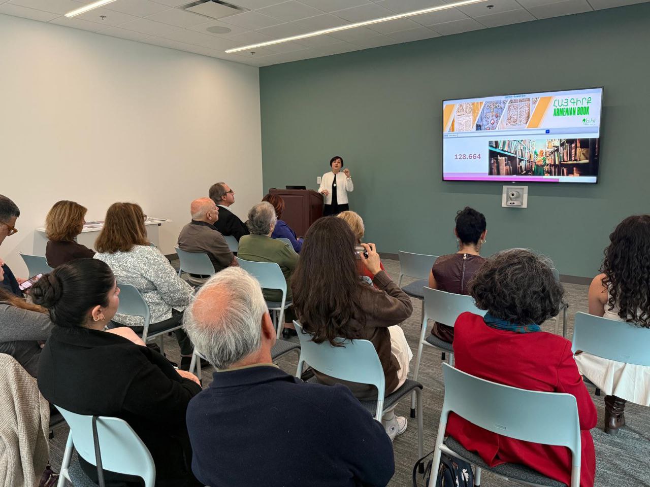 photo_5206388111477247659_y