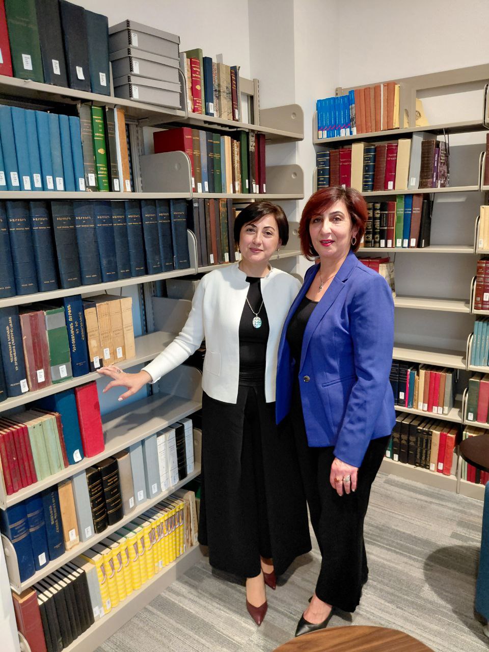 photo_5206388111477247695_y