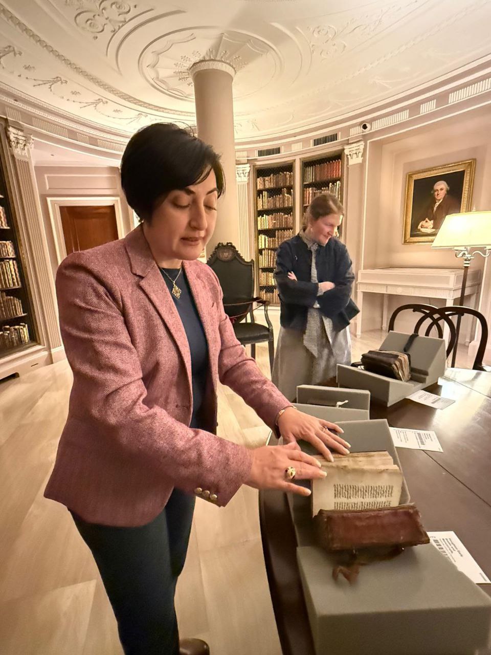 photo_5206388111477247715_y