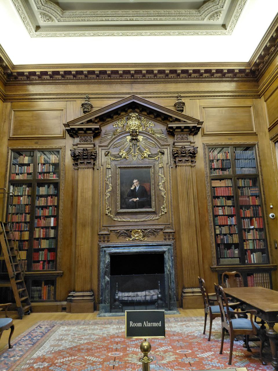 photo_5206388111477247718_y