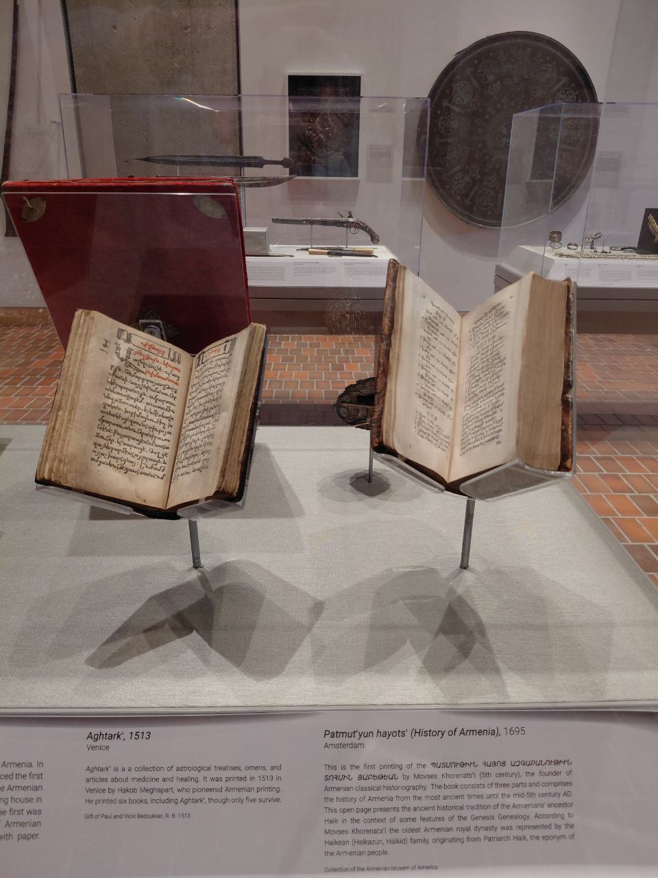 photo_5206388111477247756_y