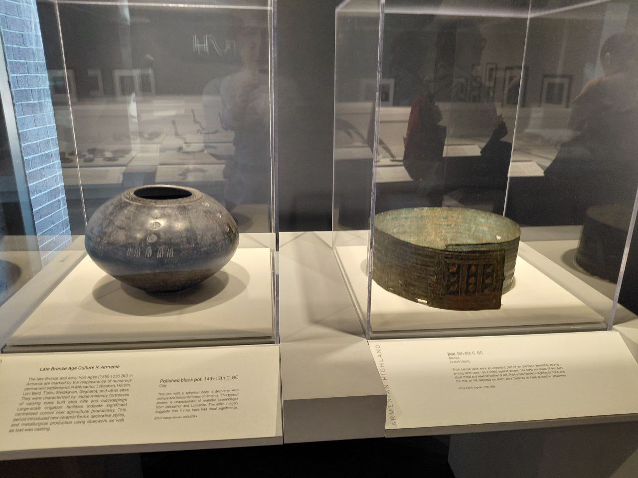 photo_5206388111477247763_y