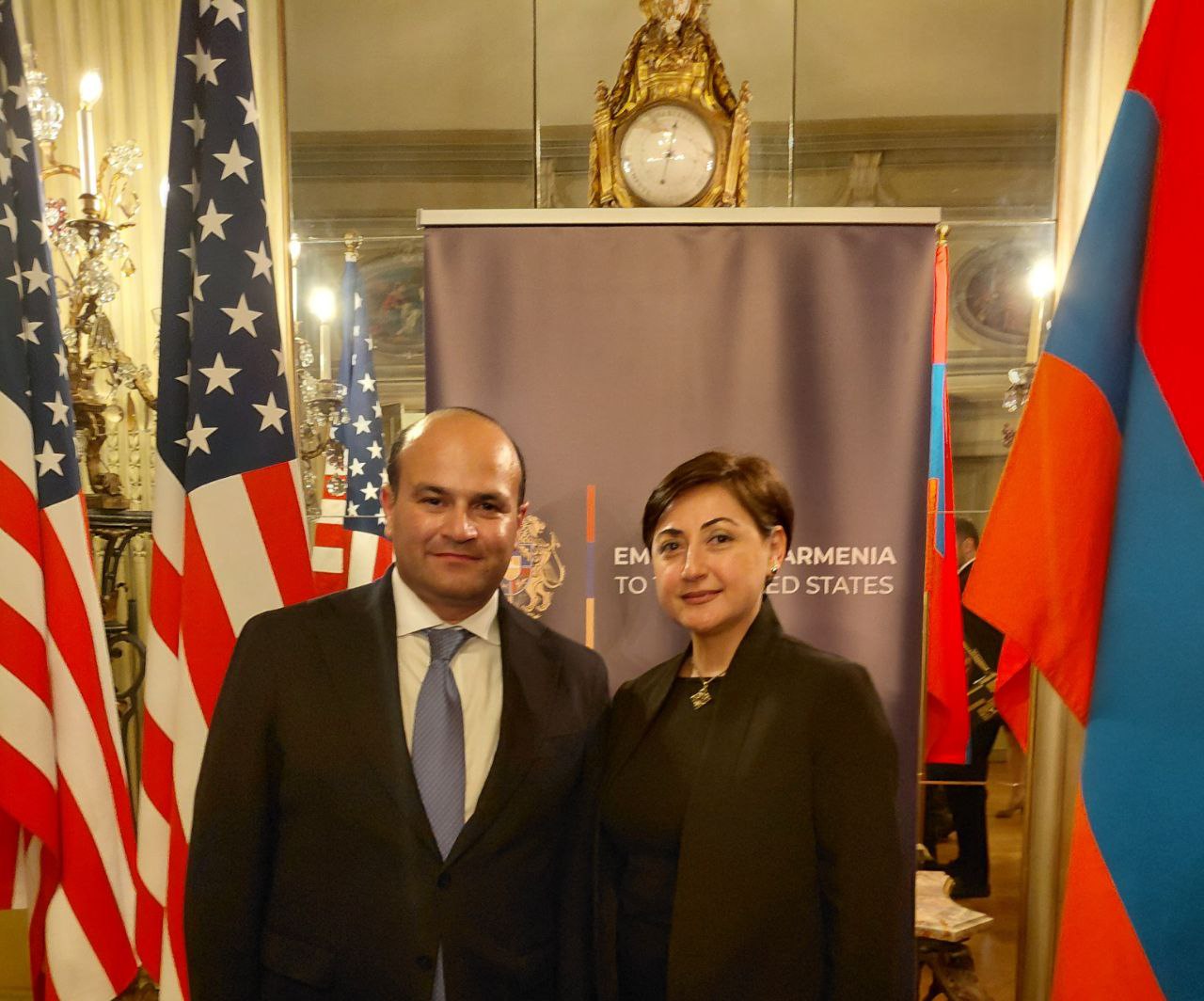 photo_5211005862745411269_y