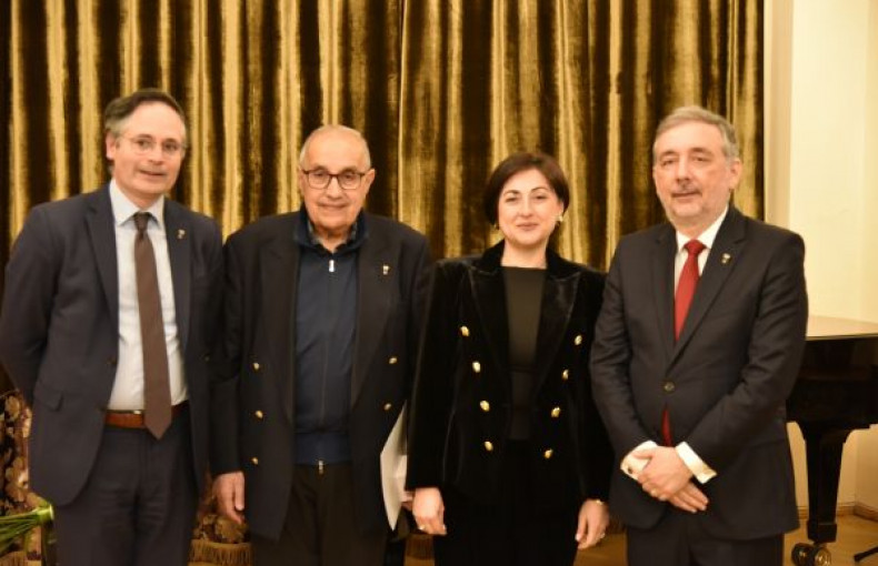 «ՖՐԱՆՍԱ-ՀԱՅԱՍՏԱՆ. ՊԱՏՄԱԿԱՆ ԵՒ ՄՇԱԿՈՒԹԱՅԻՆ ԵՐԿԽՕՍՈՒԹԻՒՆ»  ՄԻՋԱԶԳԱՅԻՆ ԳԻՏԱԺՈՂՈՎ