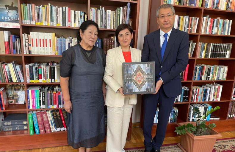 Professor Kanipash Madibayeva visited the National Library of Armenia