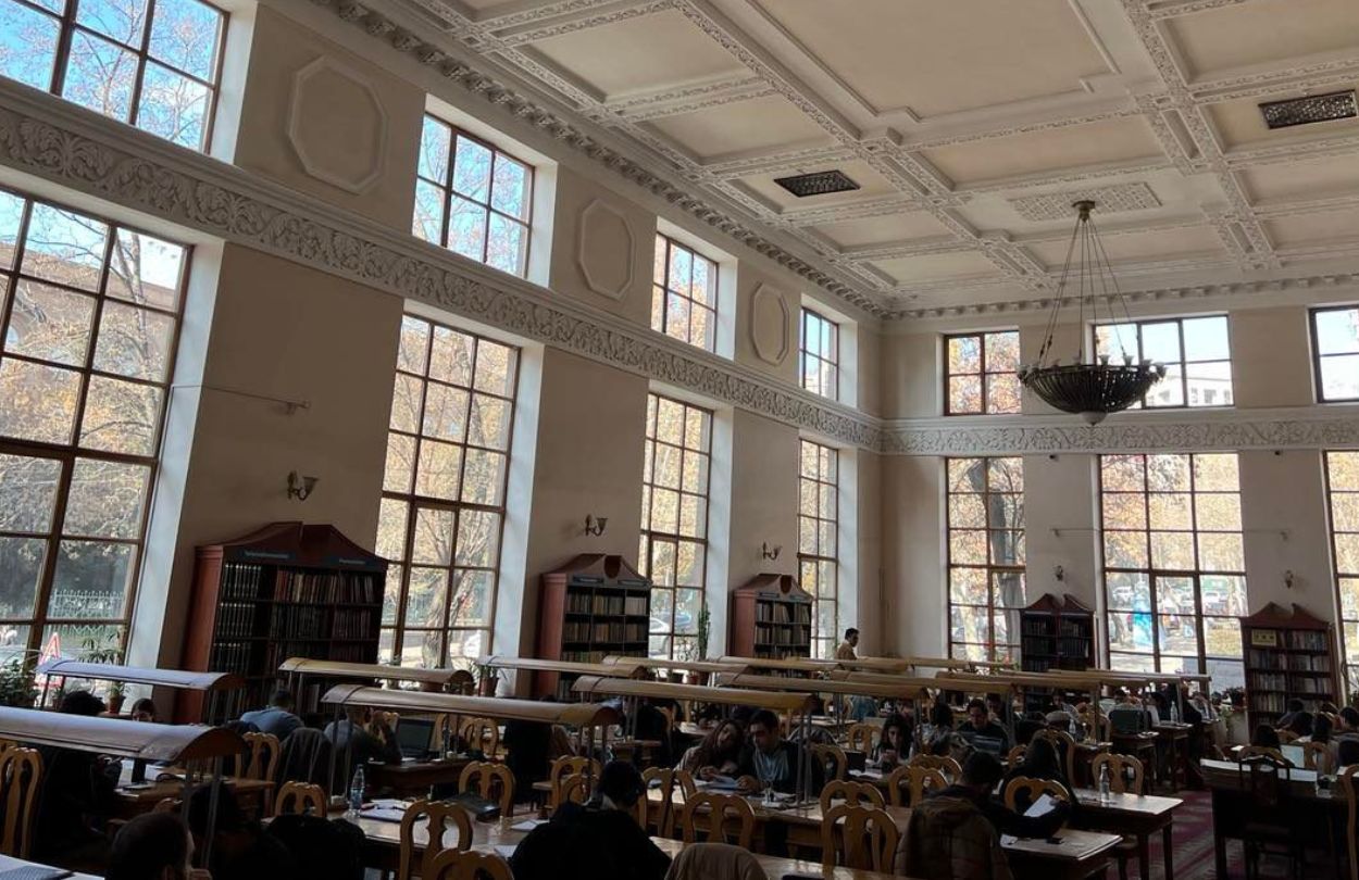 The reading rooms of the National Library are waiting for you!