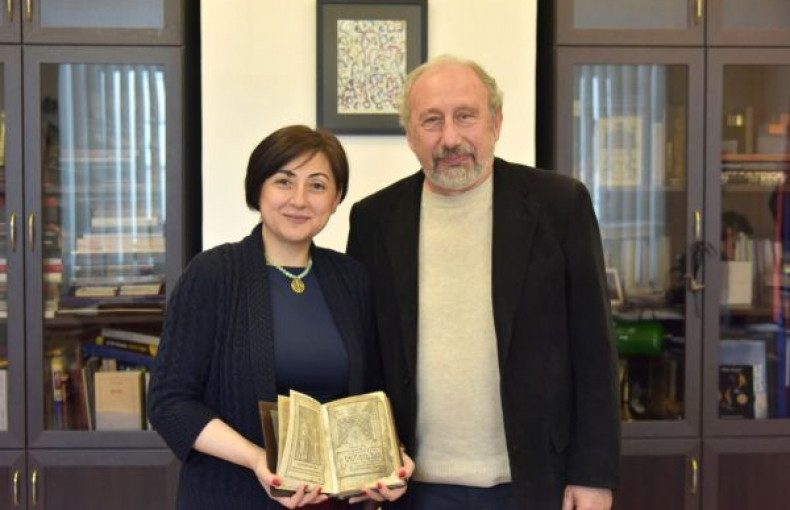 Հնատիպ «Ժողովածու»-ն՝ Մարկ Գրիգորյանի նվիրատվությամբ Ազգային գրադարանին