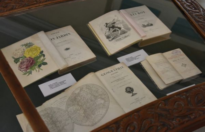 Ֆրանսերեն Հնատիպ գրականության ցուցադրություն